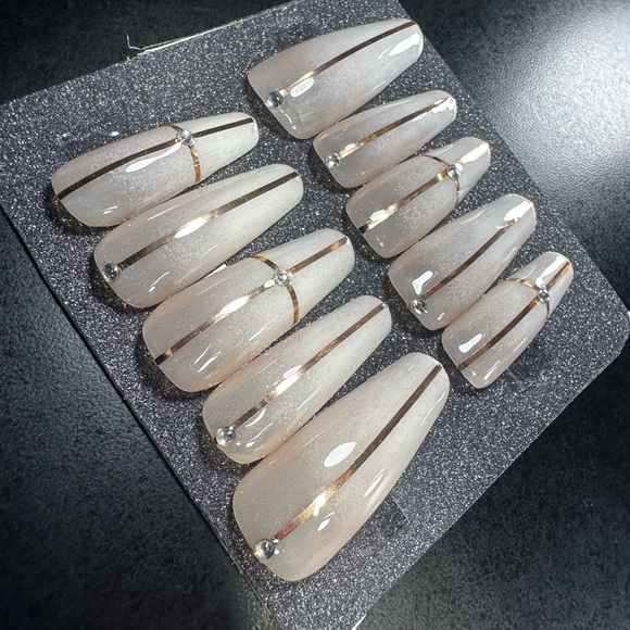 Chrome lined ombre handmade customizable press on nails! - Picture 2 of 5